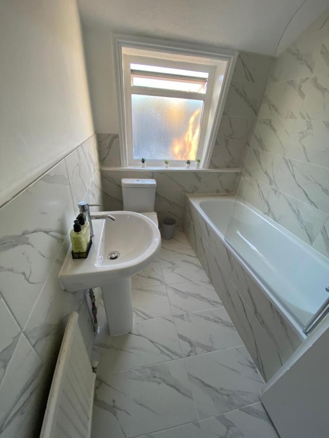 Modern 1 Bedroom Flat In Paddington Лондон Экстерьер фото